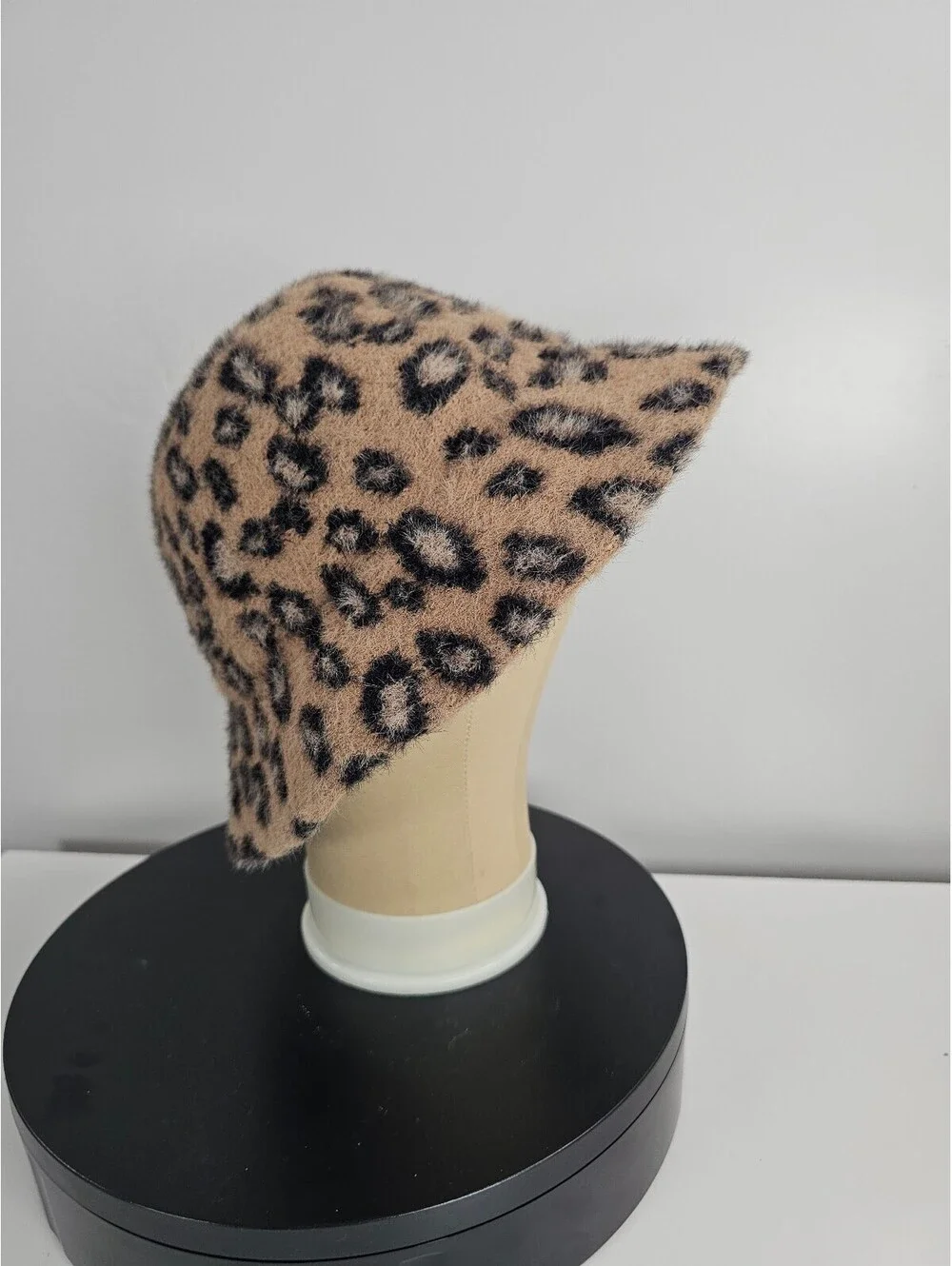 Vince Camuto Leopard Print Bucket Hat - Cozy and Stylish